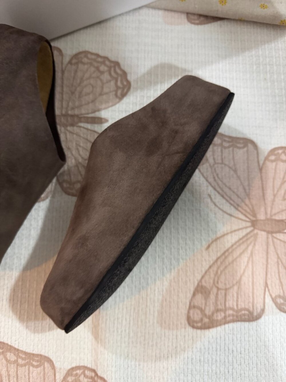 THE ROW Hudson Suede Closed-Toe Mules - Picture 4 of 9